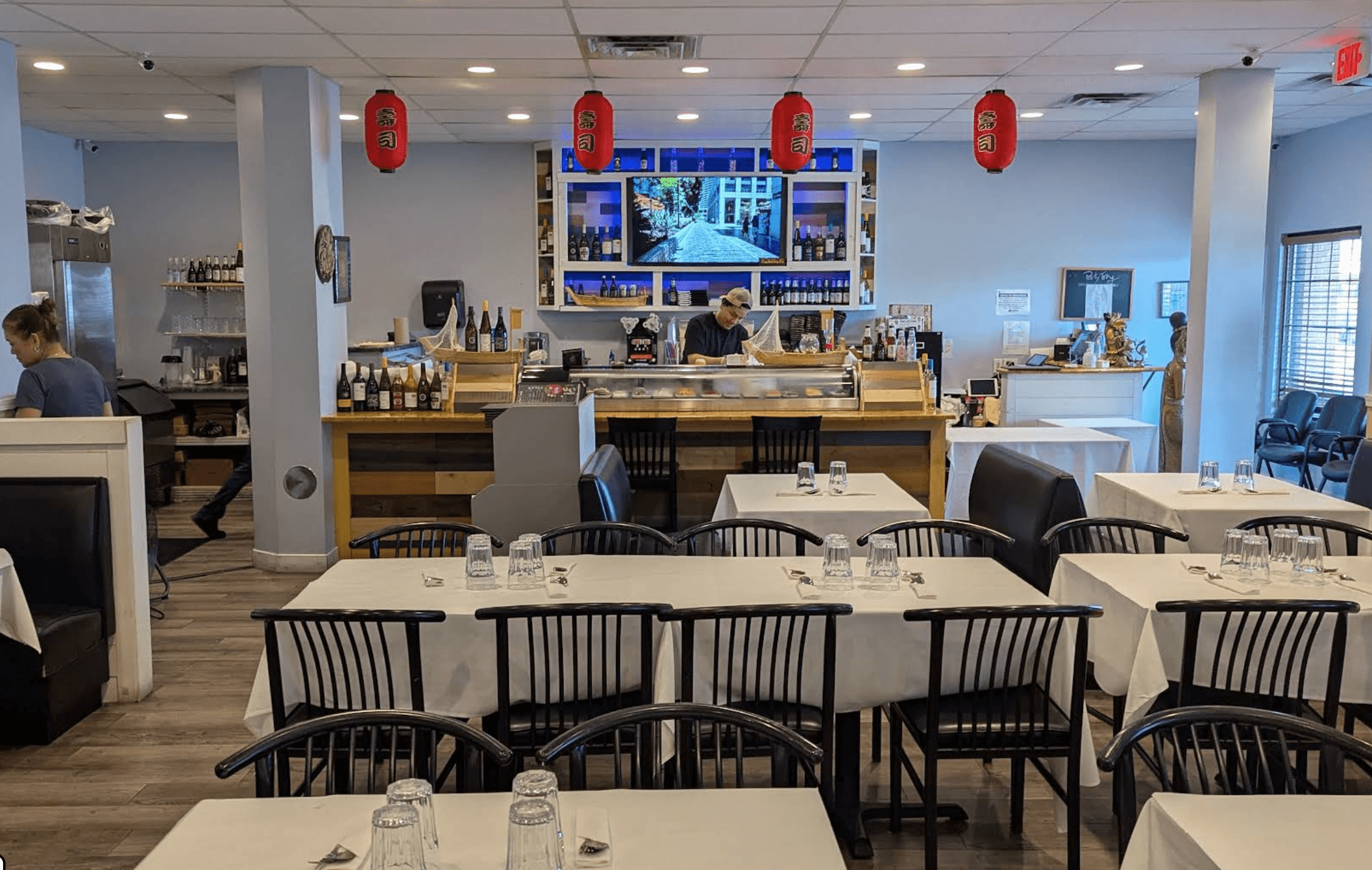 Xang Thai and Sushi exterior photo at 1148 Washington Street, Grayslake, IL, 60030