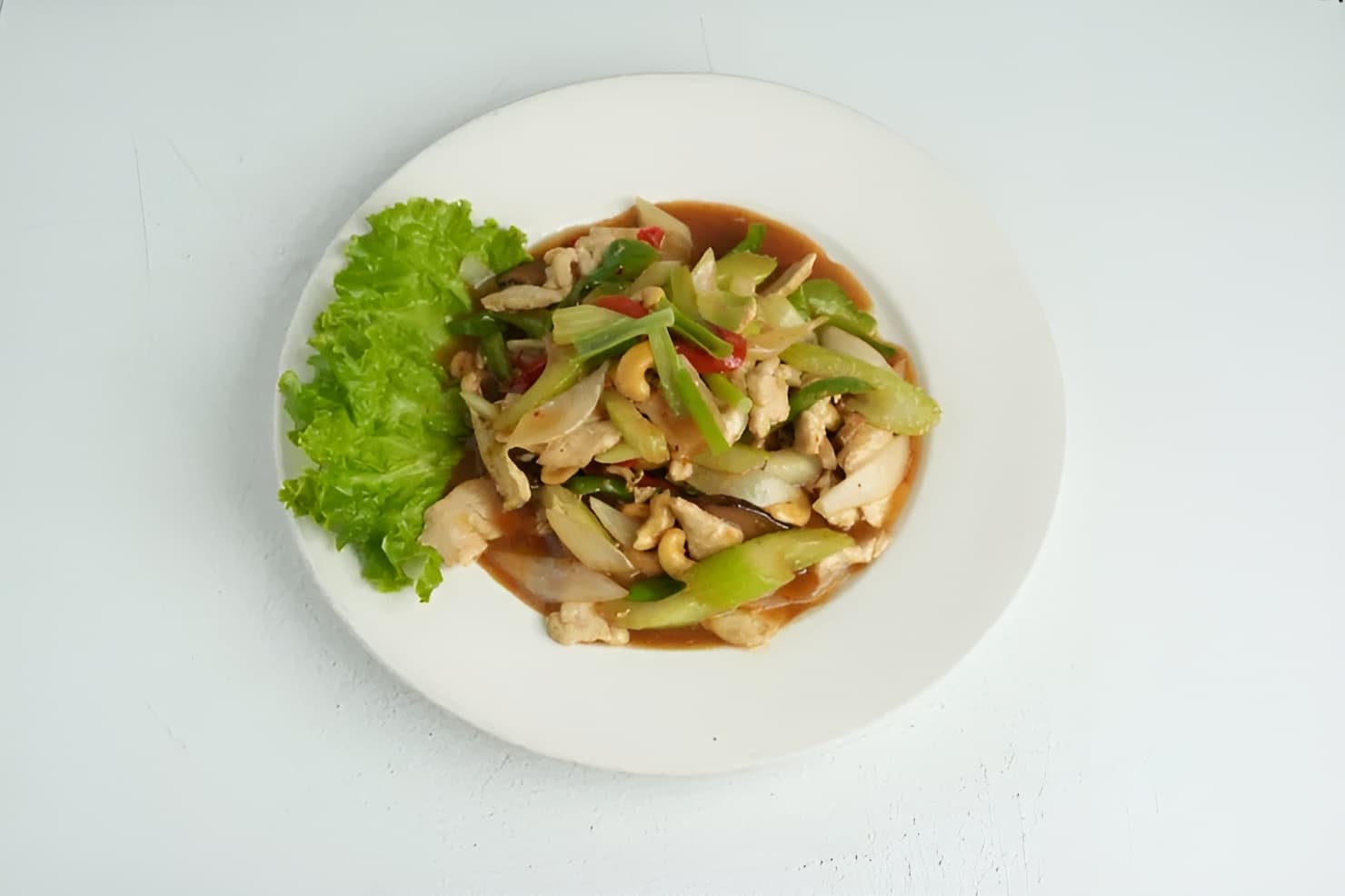 Cashew plated at Maly Thai restaurant in St. Charles